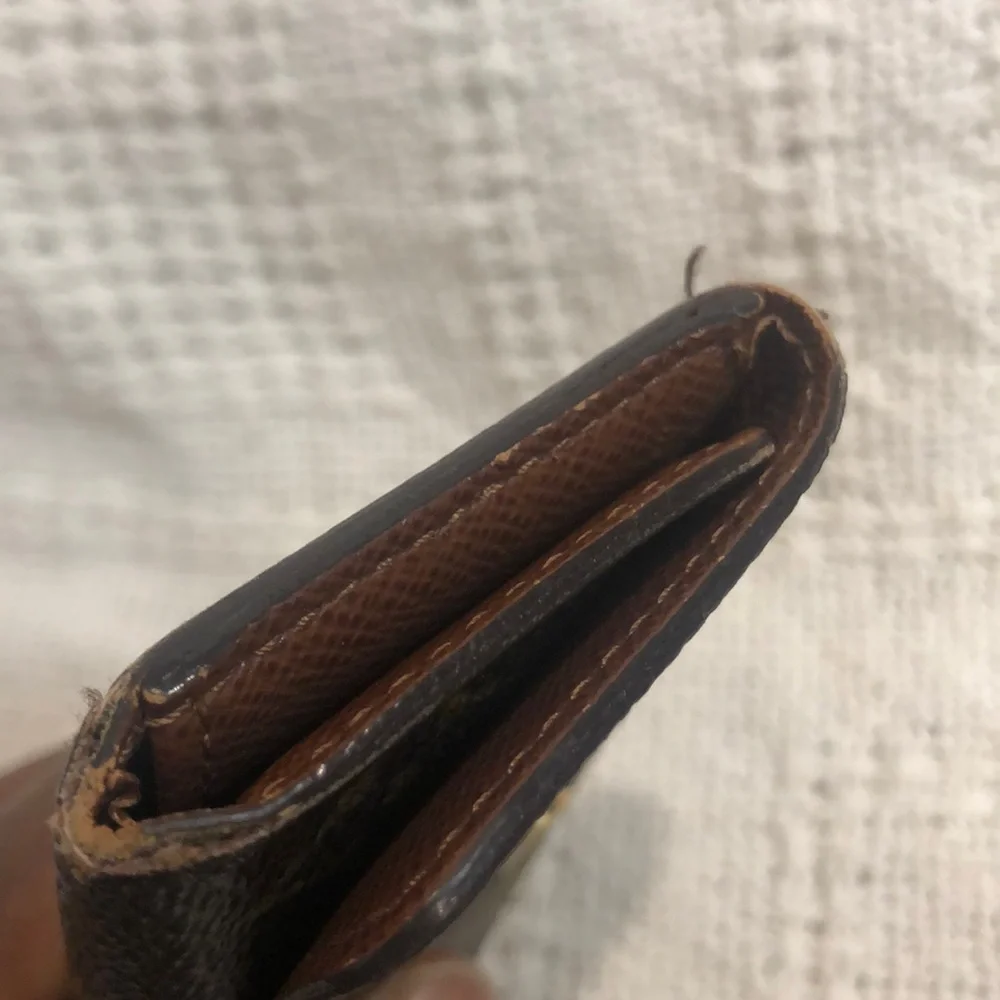 100 %- Authentic LOUIS VUITTON M69517 Monogram Multicle 4 Key case - Picture 7 of 12